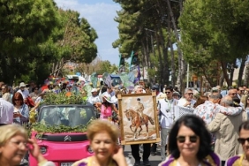 13-alacati-ot-festivali-milyonlari-agirladi-cFSg4DMh.jpg
