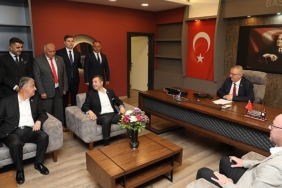 ahmet-akin-edremit-belediyesini-ziyaret-etti-4qH3UbG4.jpg