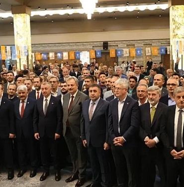 ak-parti-yine-salona-sigmadi-milletin-partisi-olmaya-devam-edecegiz-xsTDvrTa.jpg