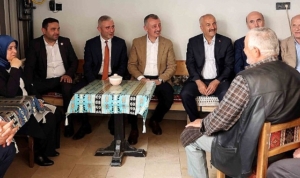baskan-buyukakin-gebze-carsida-bulunan-1218-sokak-ile-1102-sokakta-esnaf-ve-vatandaslarla-bulustu-ddpPPMrm.jpg