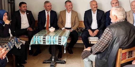 Başkan Büyükakın, Gebze çarşıda bulunan 1218. sokak ile 1102. sokakta esnaf ve vatandaşlarla buluştu