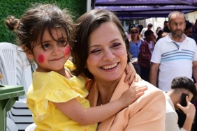 baskan-kinay-cocuklarla-doyasiya-eglendi-cocuklarin-cocuklugunu-yasayabilmesi-icin-daha-cok-calisacagiz-WhfRWkvZ.jpg
