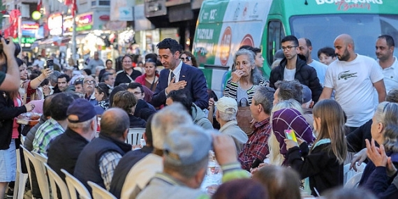 Başkan Önal, Sevgi Yolu’nda vatandaşlarla buluştu: ‘Verdiğim sözleri teker teker yerine getireceğim’
