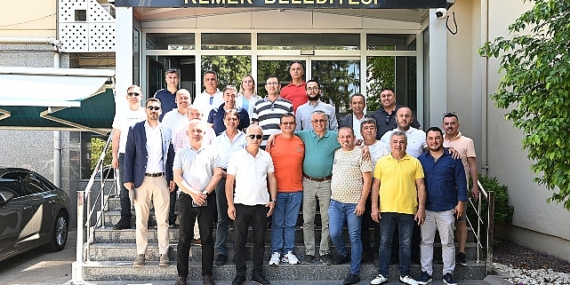 Başkan Topaloğlu, Kemer’deki acentecilerle bir araya geldi
