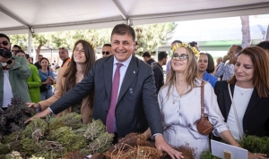 baskan-tugay-alacati-ot-festivalinin-acilisini-yapti-kHmq1bTg.jpg
