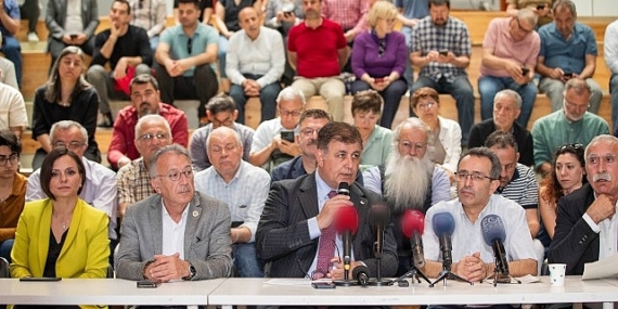 Başkan Tugay: “Aliağa’da kontrolsüz gemi sökümüne izin verilemez”