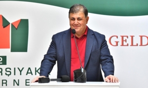 baskan-tugaydan-sampiyonluk-mucadelesi-veren-karsiyakaya-destek-mesaji-wgbdh2c4.jpg