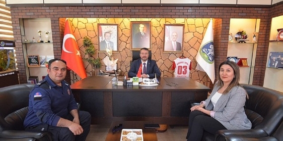 Belediye Başkanımız Adnan Öztaş’a vatandaşlarımızın hayırlı olsun ziyaretleri kapsamında, Resmi Kurum Müdürlerimizden de ziyaretler devam ediyor