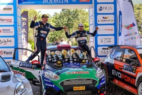 castrol-ford-team-turkiye-bodrum-rallisinde-zirvede-ali-turkkan-liderlige-yukseldi-GH8617lf.jpg