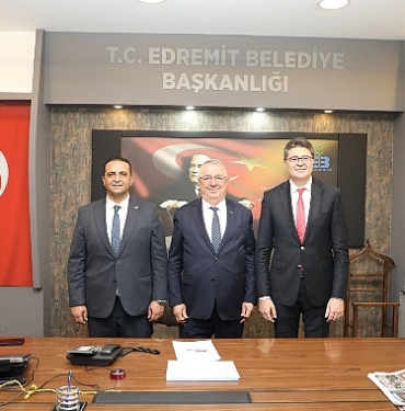 chp-genel-baskan-yardimcisi-ensar-aytekinden-baskan-ertasa-hayirli-olsun-ziyareti-vaVYw39U.jpg