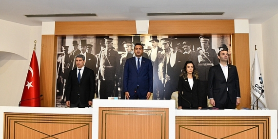 Çiğli Belediye Başkanı Onur Emrah Yıldız’dan İlk Mecliste Uyum Mesajları: “Yapıcı Muhalefet Katalizördür”