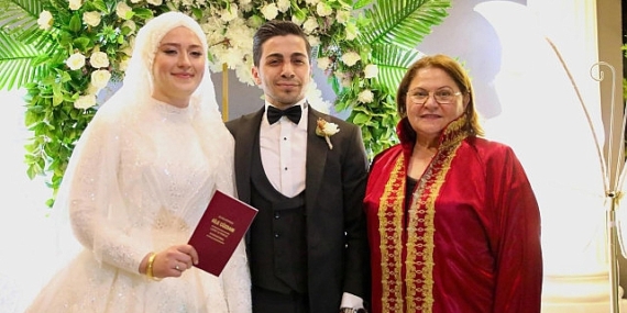 Didim Belediye Başkanı Hatice Gençay, göreve geldikten sonraki ilk nikahını kıydı