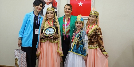 Dünya çocukları Antalya Büyükşehir Belediyesi’ni ziyaret etti