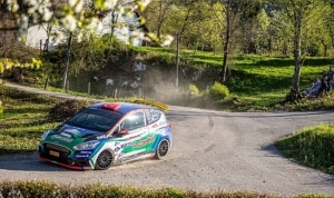 dunya-ralli-sampiyonasinda-bir-turk-ekip-castrol-ford-team-turkiye-sampiyon-pilotu-ali-turkkanla-QQWBAcSs.jpg