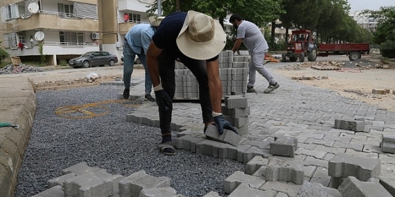 Edremit’te bozuk yollar düzeltiliyor