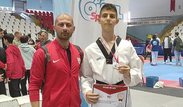 foca-belediyespor-kulubu-taekwondo-subesi-sporcusu-asrin-yagiz-buyukyavuz-yari-final-elemelerini-altin-madalya-RmIB3QJY.jpg
