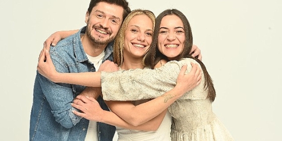 Geçmişten Kalan filminin afiş çekiminde keyifli anlar yaşandı