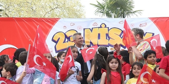 Gölcük Belediye Başkanı Ali Yıldırım Sezer, 23 Nisan Ulusal Egemenlik ve Çocuk Bayramı münasebetiyle bir mesaj yayınladı
