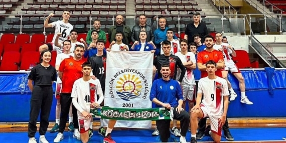 Gölcük Belediyespor Genç Erkekler Voleybol Takımı, Bolu’da düzenlenen Türkiye çeyrek final maçlarında yarı finallere yükseldi.