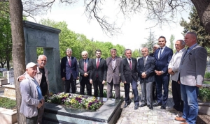 huseyin-can-guner-ali-dincer-ankaralilarin-gonlunde-her-zaman-icin-halkci-belediyeciligiyle-sosyal-belediyeciligiyle-kEi46p4E.jpg