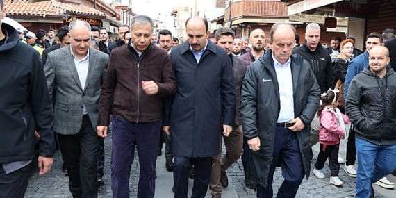 İçişleri Bakanı Yerlikaya Bayramın İlk Günü Konyalılarla Buluştu