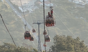 izmir-itfaiyesi-teleferikte-mahsur-kalanlar-icin-kurtarma-calismalarina-katildi-DyaD35v2.jpg