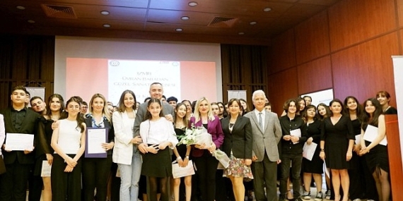 İzmir Ümran Baradan Güzel Sanatlar Lisesi öğrencilerinden “Solo Konser”