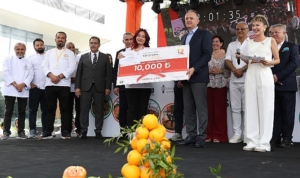 karnavalin-en-leziz-yarismasinda-buyuk-cekisme-ve-renkli-goruntuler-vardi-sVEFiSmc.jpg