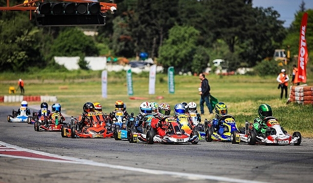karting-sezonuna-coskulu-acilis-DfIZWptu.jpg