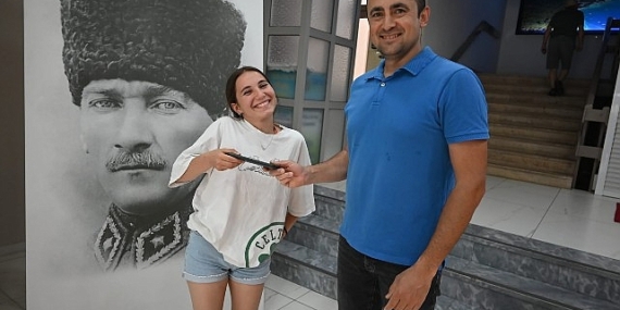 Kaybettiği telefonuna Kemer Belediye personeli sayesinde kavuştu