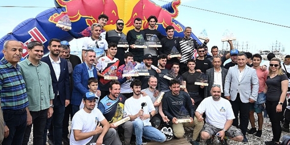 Kemer’de bu yıl ikincisi düzenlenen Sky To Sea (Gökyüzünden Denize) Dağ Bisikleti Yarışı tamamlandı