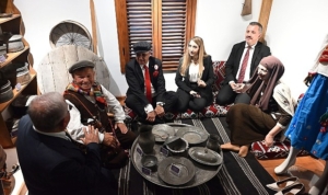 kemerin-ilk-kultur-evi-acildi-GQjp1r4Y.jpg