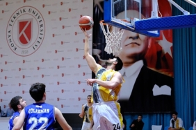 konya-buyuksehir-belediyespor-basketbolda-yari-finalde-7JT2gFOa.jpg