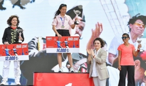 maraton-izmirde-oduller-dagitildi-d2JFce2m.jpg