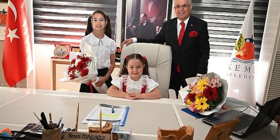 Minik öğrenciler belediye başkanı oldu