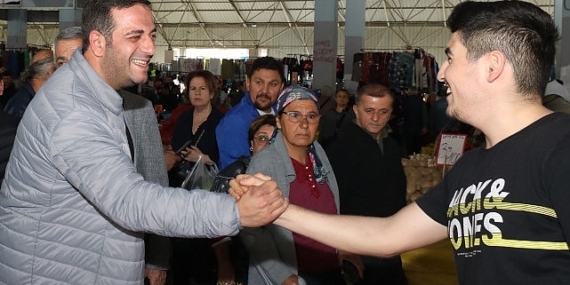 Narlıdere Belediye Başkanlığı görevine seçilen Başkan Erman Uzun, ayağının tozuyla sahaya indi