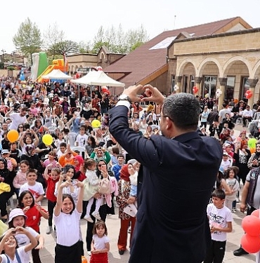 nevsehir-belediyesi-tarafindan-duzenlenen-23-nisan-cocuk-senligi-buyuk-ilgi-gordu-pC6pHyEA.jpg