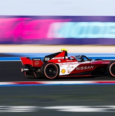 nissan-formula-e-takimi-misanodan-zaferle-dondu-weWOlPda.jpg