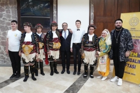 otizm-farkindalik-haftasina-ozel-cocuklarin-gosterisi-damga-vurdu-53QT6CjF.jpg