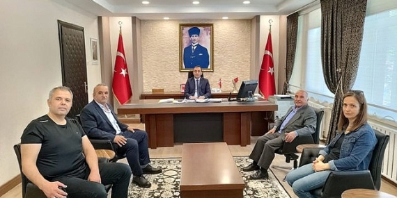 Seydişehir Gazeteciler Cemiyeti Yönetimi Kaymakam Cevdet Bakkal’ı ziyaret etti.
