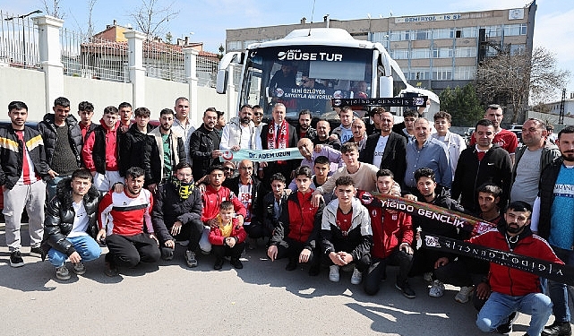 sivas-belediye-baskani-dr-adem-uzun-deplasmanda-oynanacak-trabzonspor-sivasspor-karsilasmasi-oncesi-kirmizi-beyazli-taraftarlari-Q2XTg6UO.jpg