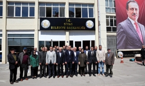 sivas-belediyesinin-girisinde-bulunan-tabela-degistirilerek-tc-ibaresi-eklendi-bIU1uXfl.jpg