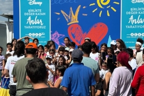 the-walt-disney-company-acev-hatayin-defne-ilcesinde-depremden-etkilenen-cocuklarla-cok-ozel-bir-OCOir7Hj.jpg