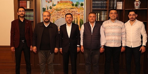 Yeniden Refah Partisi Nevşehir İl Başkanı Abdulgani Altınışık, Nevşehir Belediye Başkanı Rasim Arı’ya ‘hayırlı olsun’ ziyaretinde bulundu