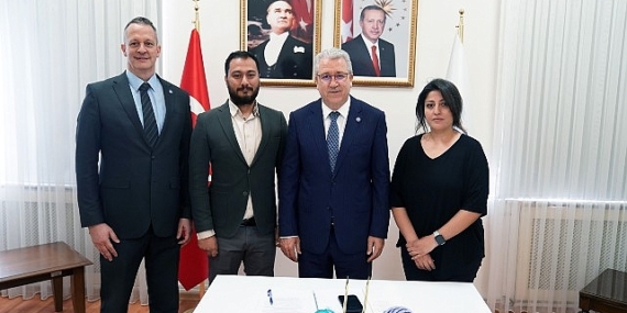 Yüzme antrenmanlarında dinletilen farklı özelliklere sahip müziklerin performansa etkisini araştıracaklar