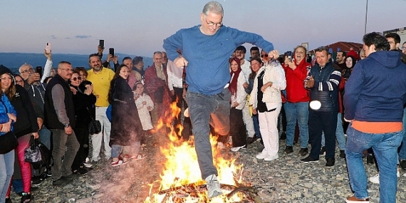 Birlik ve beraberlik duygularını artıran, baharın gelişini müjdeleyen Hıdırellez, Mudanya’da coşkuyla kutlandı