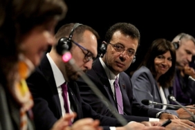 ibb-baskani-ekrem-imamoglu-fransanin-baskenti-pariste-duzenlenen-avrupa-belediye-baskanlari-zirvesinde-konustu-Q4Bmc6kn.jpg