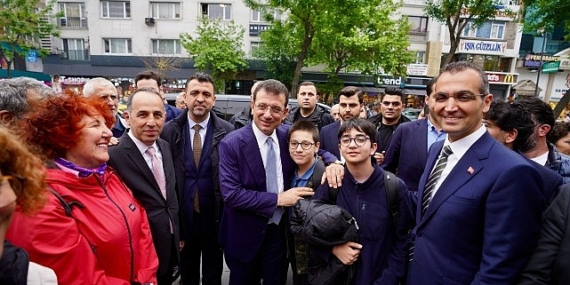 İBB Başkanı Ekrem İmamoğlu, Şişli’nin çiçeği burnunda Belediye Başkanı Emrah Şahan’a tebrik ziyaretinde bulundu