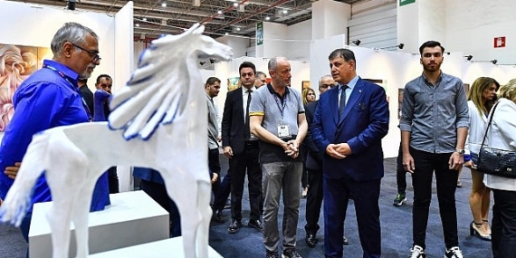 İzmirliler’den Sanat ve Antika Fuarı’na yoğun ilgi