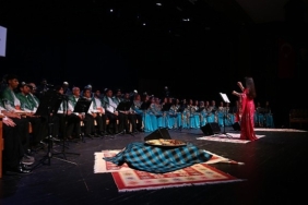kina-gecesi-gelenegi-yasatildi-PthXsdvQ.jpg